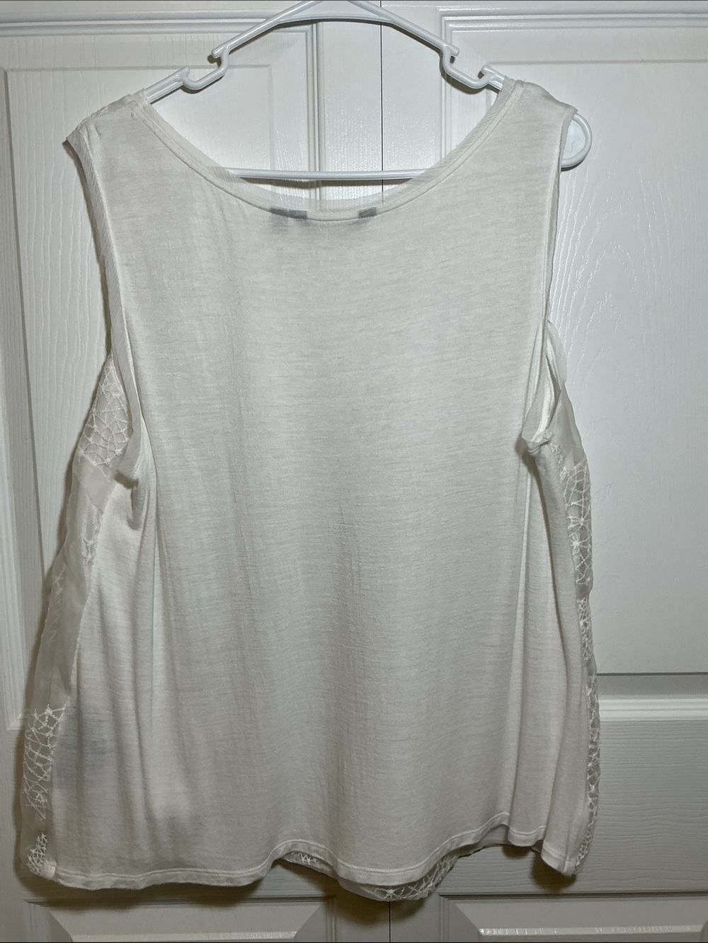Simply Vera White Sleeveless Embroidered Tank - Picture 5 of 7